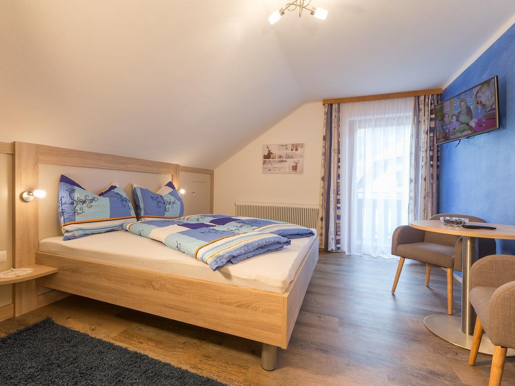 Haus Pitzer/Apartments Troicher Schladming Room photo